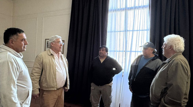 Alegre anunció aumento del 8% y jerarquizaciones por mérito al personal municipal