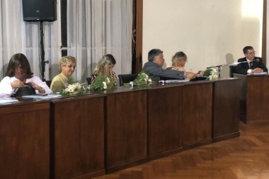 Propios y opositores no acompañaron el discurso de Campana