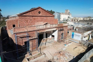 El municipio de Alberti comprará más equipamiento para el cine teatro Roma