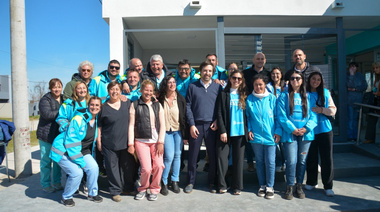 Kreplak inauguró un nuevo CAPS en Alberti y entregó una ambulancia