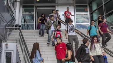 Rechazan que las universidades "inventen alumnos" como acusó el gobierno