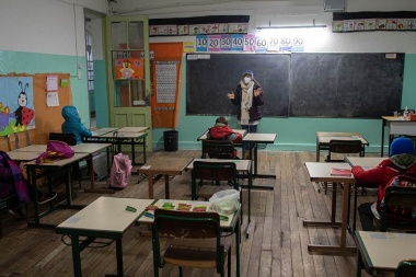 Kicillof propuso ampliar la presencialidad en las aulas ante la baja de casos en Provincia