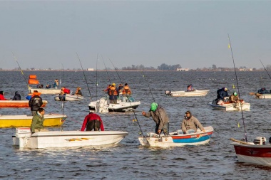 Comenzó la competencia de embarcados en la Fiesta del Pejerrey en Junín