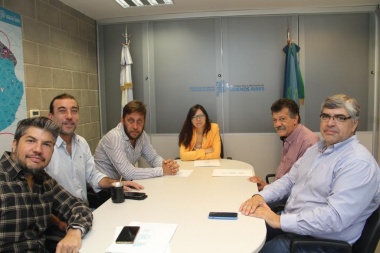 Barenghi se reunió con Batakis para gestionar la continuidad de viviendas