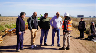 Lago y Barenghi supervisaron la construcción del gasoducto hacia Mechita