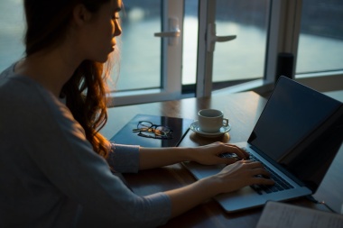 Las mujeres jóvenes son las más perjudicadas por el desempleo