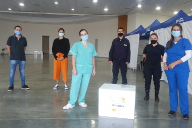 Casares también recibió más vacunas y reanuda su aplicación el miércoles