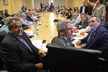 Reapertura de paritarias, el reclamo unificado de la CGT a Mauricio Macri