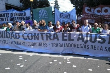 Médicos, docentes y judiciales encabezan las voces para la reapertura de paritarias