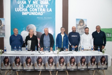 Con un masivo plenario, el peronismo de la séptima pidió por Cristina