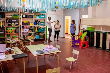 Petrecca en la vuelta a clases: visitó los jardines maternales municipales