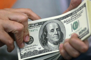 La disparada del dólar impacta en precios y en préstamos hipotecarios
