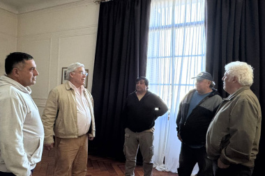 Alegre anunció aumento del 8% y jerarquizaciones por mérito al personal municipal