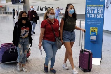 Los argentinos que vengan desde el exterior ya no deberán aislarse