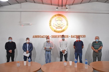 Britos y Bucca entregaron casi 5 millones de pesos a bomberos voluntarios