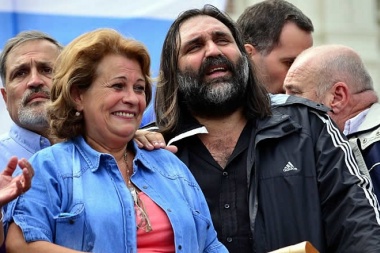 Docentes piden “paritarias urgentes” y el Gobierno avisó que serán más adelante