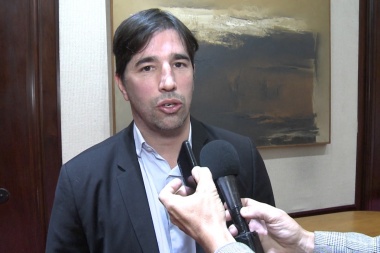 Flexas envió un mensaje a horas del cierre: “No es momento para dividir la UCR”