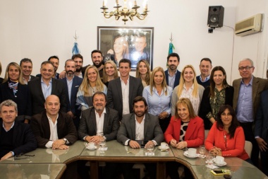 Salvai se reunió con el bloque de Senadores Cambiemos