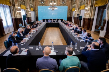 Kicillof con intendentes del interior: analizaron demandas y pasos a seguir