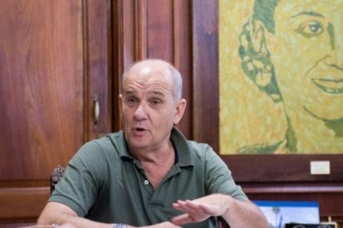 Zurro cierra las puertas del municipio de Pehuajó en apoyo al paro general