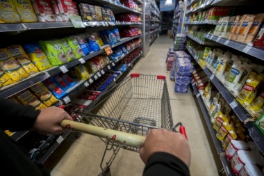 Defensoría del Pueblo relevó aumentos de más del 60% en alimentos en un año en la provincia