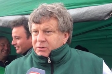 Camioneros cumple la jornada de protesta en Junín en el cruce de rutas 7 y 65