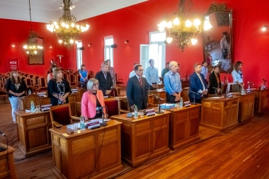 El oficialismo cuestionó el gasto de la provincia en algunos programas