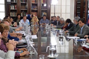Los docentes rechazaron el primer ofrecimiento que hizo Vidal: sin acuerdo