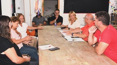 Revilla con equipo cultural de Ascensión para planificar actividades 2024