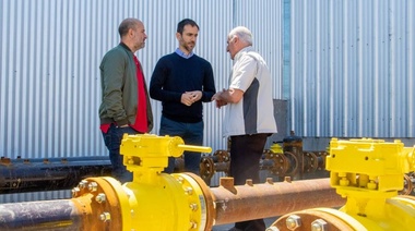 Petrecca visitó la empresa donde se construye la nueva planta de gas