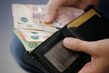 Acuerdan aumento del 45% del salario mínimo: a fin de año será de 47.850 pesos