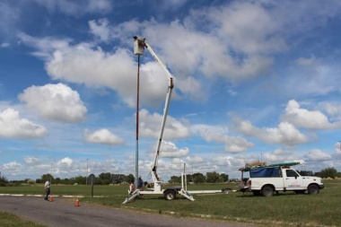 Avanza el recambio de luminarias en la rotonda de la Ruta 46