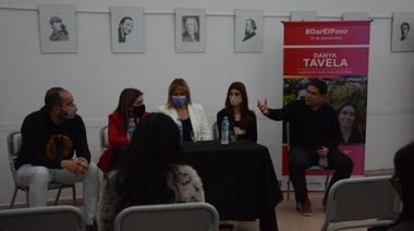 Candidatos radicales pisaron 9 de Julio para reforzar a Palacios en su "mano a mano" con el PRO