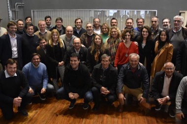 La UCR reúne a sus intendentes y afina estrategia en distritos "amarillos"