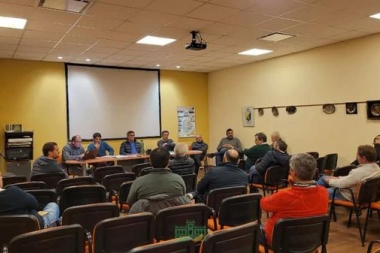 Martínez repasó con la Sociedad Rural trabajos en Red Vial de Rivadavia
