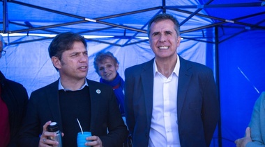 Kicillof llega a América para entregar escrituras, móviles y una ambulancia 0km