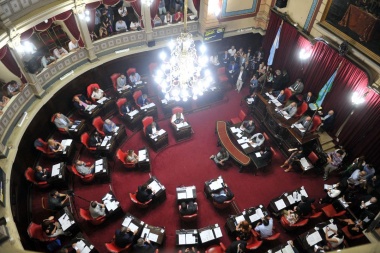 Vidal tiene Presupuesto, ley de Impuestos y Pacto Fiscal