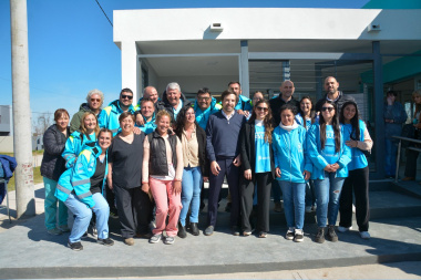 Kreplak inauguró un nuevo CAPS en Alberti y entregó una ambulancia