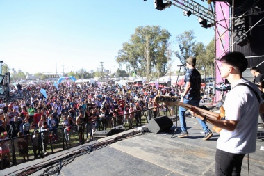 Más de 30.000 juninenses disfrutaron de la fiesta por el Día de la Primavera