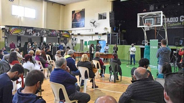 Acto de firma de toma de firma de 85 escrituras en Chivilcoy