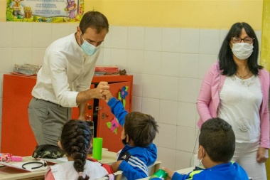 "Acá no hay grietas, la educación es lo más importante", dijo Petrecca ante un nuevo ciclo lectivo