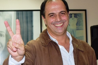 Candidato del "dominguismo" puso en duda la transparencia de Aiola
