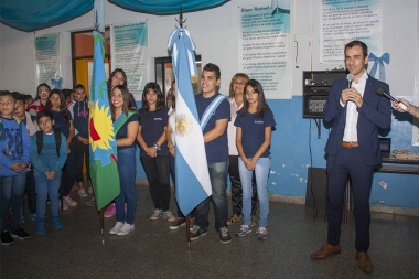 Petrecca parafraseó a Macri en el acto de apertura del secundario: "es una fábrica de sueños"