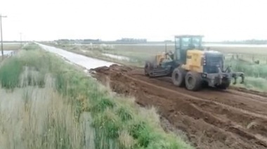 En Casares trabajan para recuperar caminos cortados por el agua