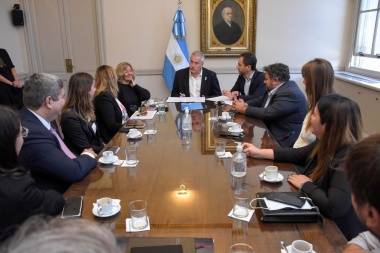 Legisladores del FdT participaron de la firma del convenio con Perczyk