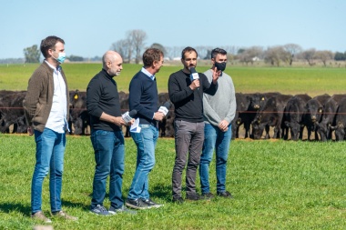 "El campo es el motor productivo de la ciudad", dijo Petrecca
