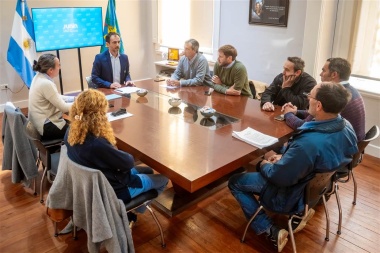 Petrecca recibió a entidades rurales por la tercerización de caminos