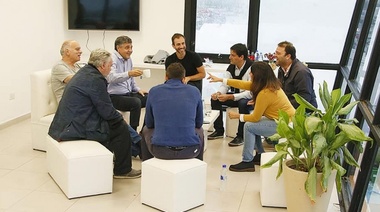 Con la cuarta presente, legisladores e intendentes JXC se reunieron en Expoagro