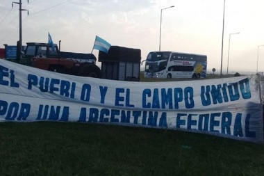 El campo se manifiesta en San Nicolás, con apoyo de varios sectores