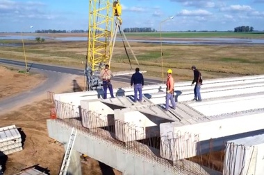 Petrecca celebró en las redes la vuelta de la obra